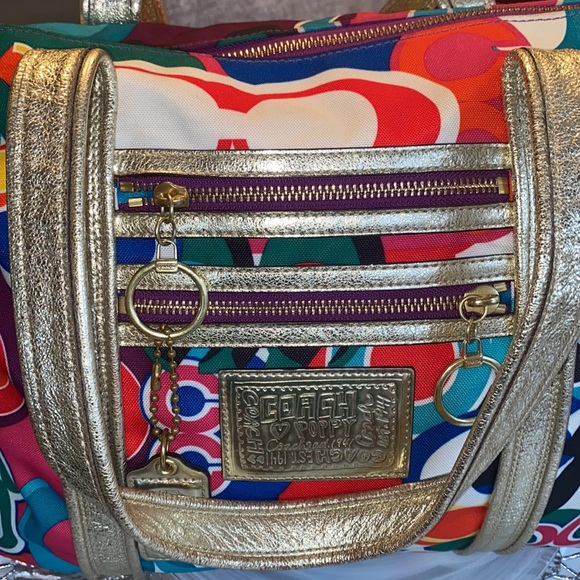 Coach - Picture 9 of 16